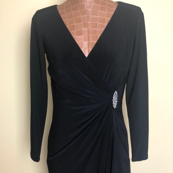 Ralph Lauren Evening Long V-Neck Faux Wrap Dress (Roomy 2) - Picture 5 of 17